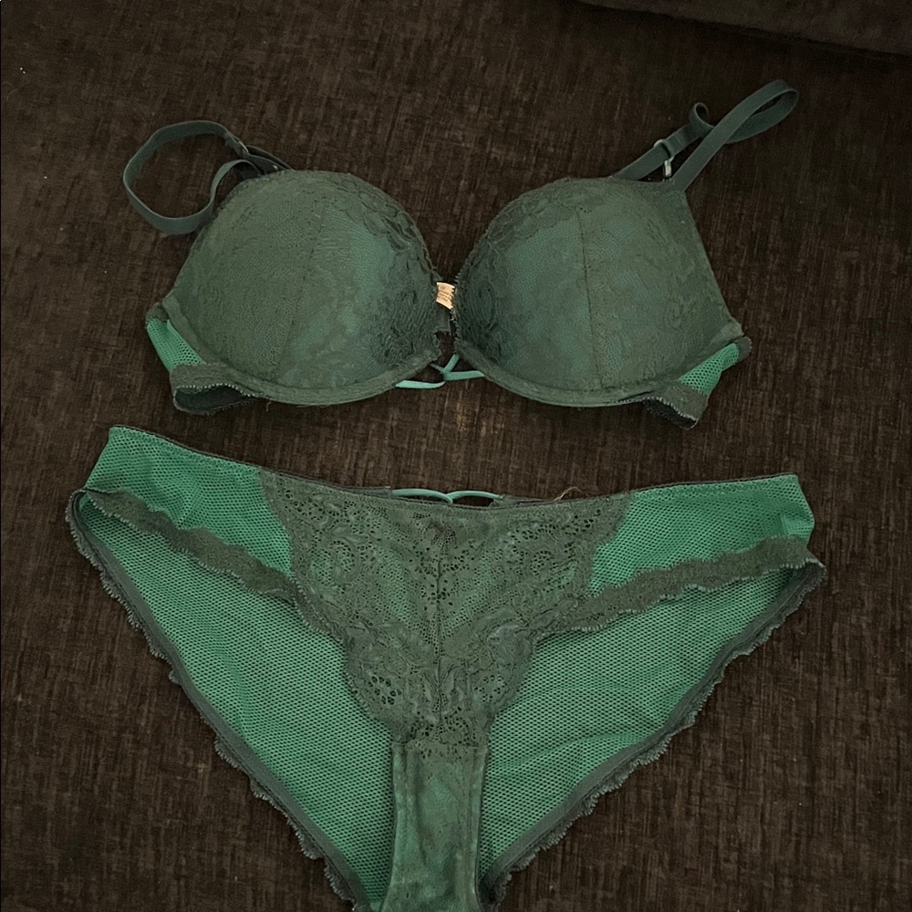 Adore Me Emerald Lace Bra and Panty Set